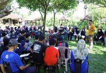 Siswa SMP Tawakkal Belajar di Pak Oles Green School