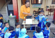 Murid QITA Olah Limbah Organik Menjadi Pupuk Cair