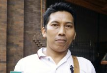 Gung De Putra Gunakan Minyak Bokashi Atasi Keluhan Sakit Kaki Ibunya