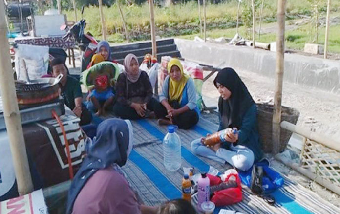 Mahasiswa-KKN-UNDIP-Mengedukasi-membuat-Probiotik-di-Desa-Nglanjuk-Blora_489618