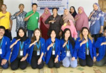 KKN 70 UMBY Latih Warga Buat Pupuk Fermentasi