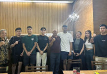 Merasa Muda Lagi Saat Makan Bersama Anak Muda