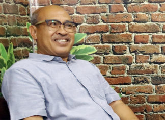 Pak Oles: Banyak Orang Gagal karena Tidak Mendengar dengan Benar