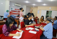 Dr. Wididana Apresiasi Pendonor Darah PT Karya Pak Oles