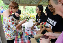 Respon Positif Rombongan EMRO Eropa Terhadap Produk Pak Oles