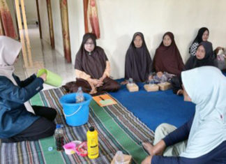 MMD UB Gelar Sosialisasi POC Dari Cangkang Telur Sentuhan EM4 di Desa Pasirian