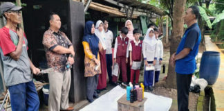 PT Songgolangit Persada Gelar Pelatihan Kompos EM4 di SDN Ujung Menteng 01 Jakarta Timur