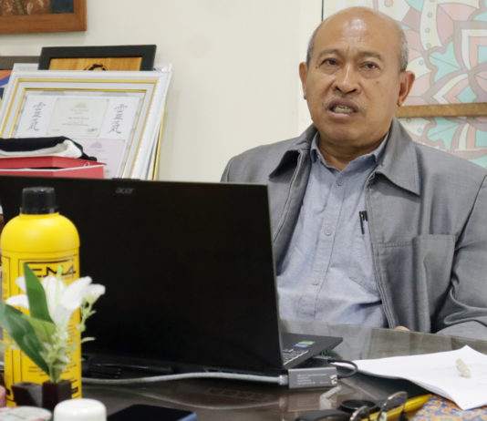 Dr. Wididana Ungkap Kunci Olah Limbah Jadi Pupuk Organik dalam Kuliah Umum UWGM Samarinda