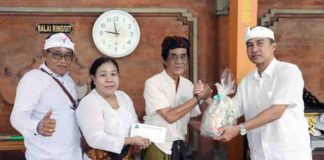 Tirta Yatra ke Pura Agung Giri Natha, PT Songgolangit Persada Serahkan Produk EM4 dan Minyak Bokashi