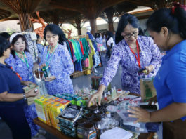 Produk Ramuan Pak Oles jadi Primadona dalam Pameran IWAPI Bali
