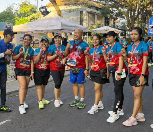 Runners di Kota Denpasar Antusias Ikut Kuis Berhadiah Ramuan Pak Oles